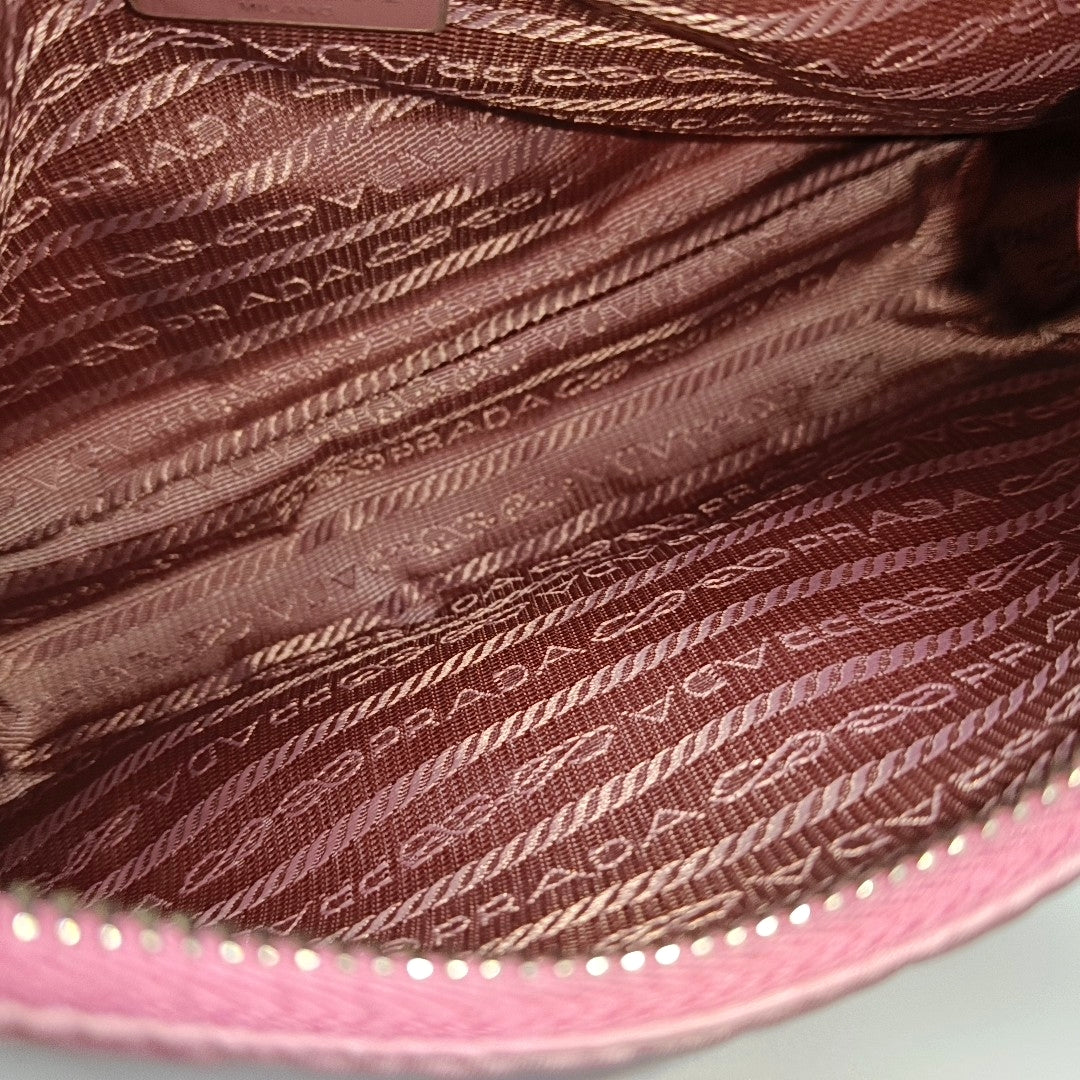 Authenticated pre-owned  Re-Edition2005 Nylon Pink - Shoulder Bag at Looply