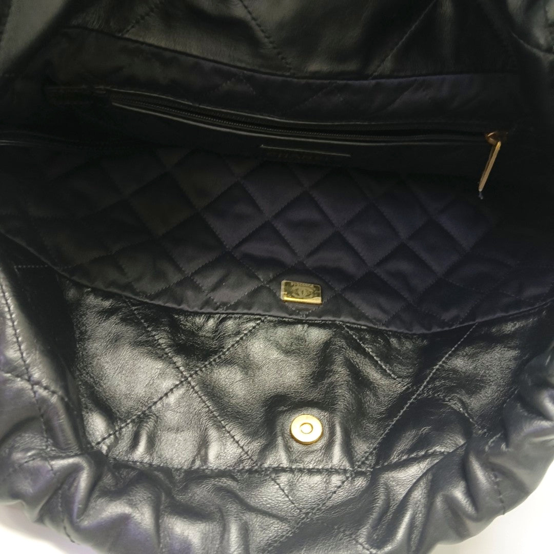 CHANEL 22 Small Quilted Calfskin Black