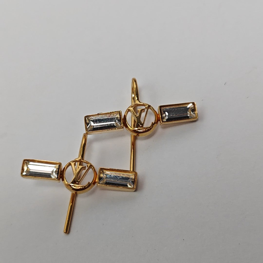 SIMPLY Metal Silver Stud Earrings