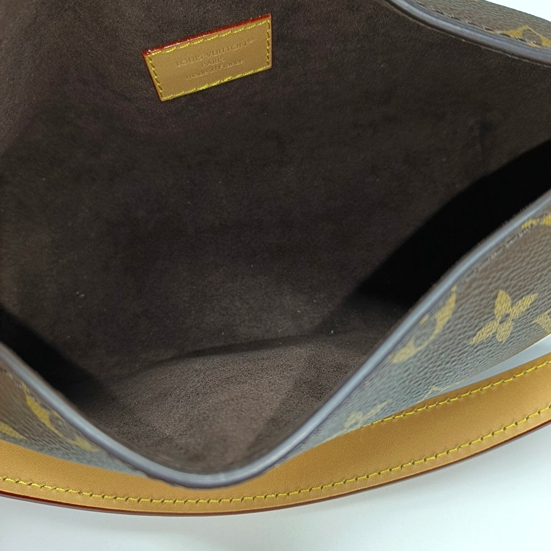 Pochette Mia Monogram Coated Canvas Brown