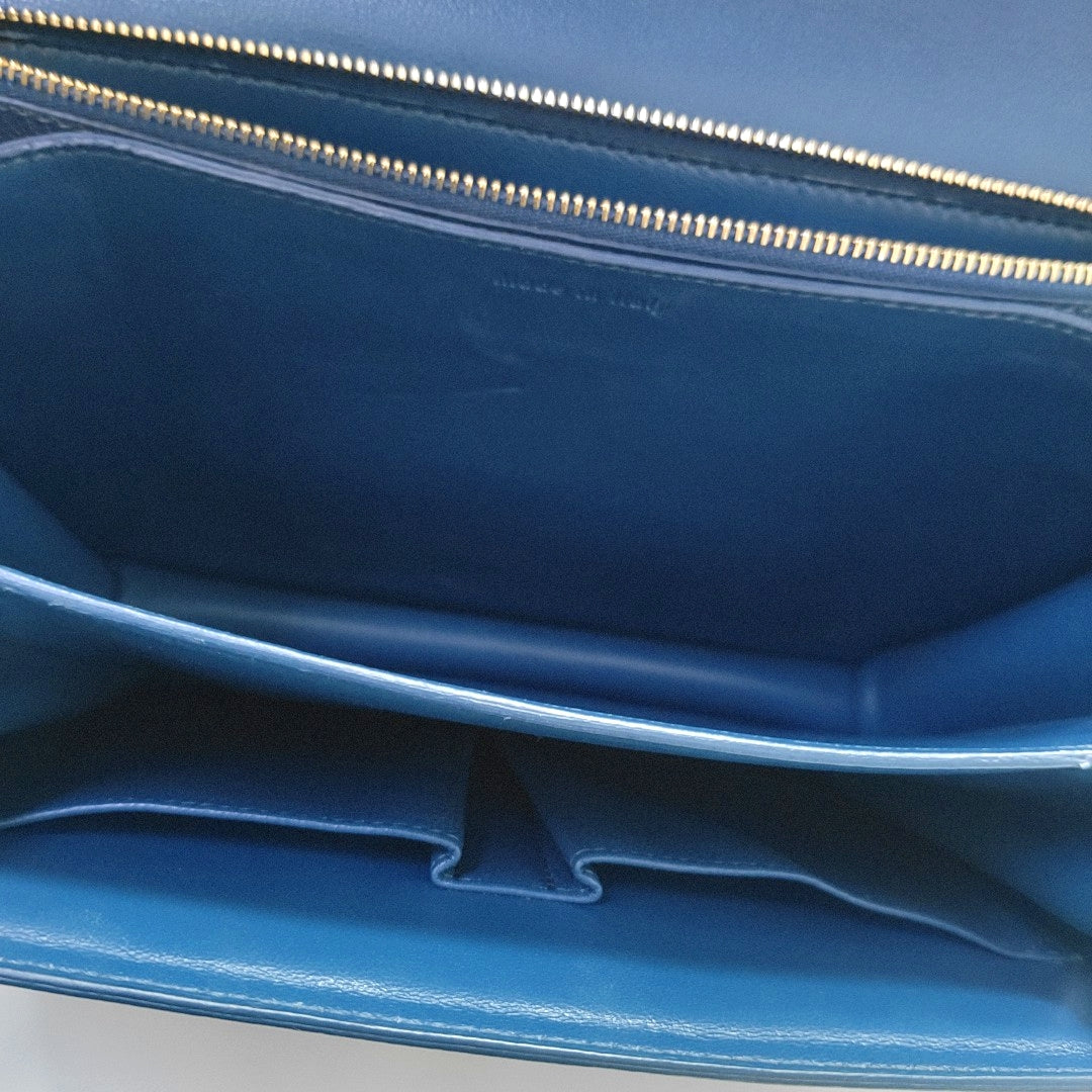 Authenticated pre-owned  CLASSIC BOX Lambskin Blue - Shoulder Bag at Looply