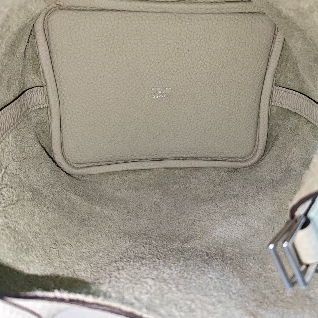 Authenticated pre-owned  Picotin Lock 18 Clemence Green - Bucket Bag at Looply