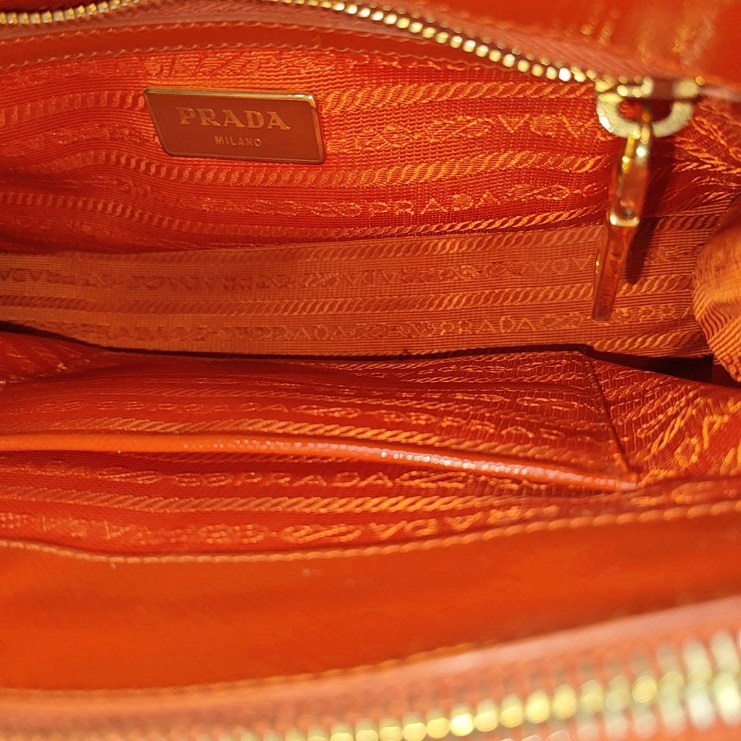 Authenticated pre-owned  Galleria Small Saffiano Calfskin Orange - Tote Bag at Looply