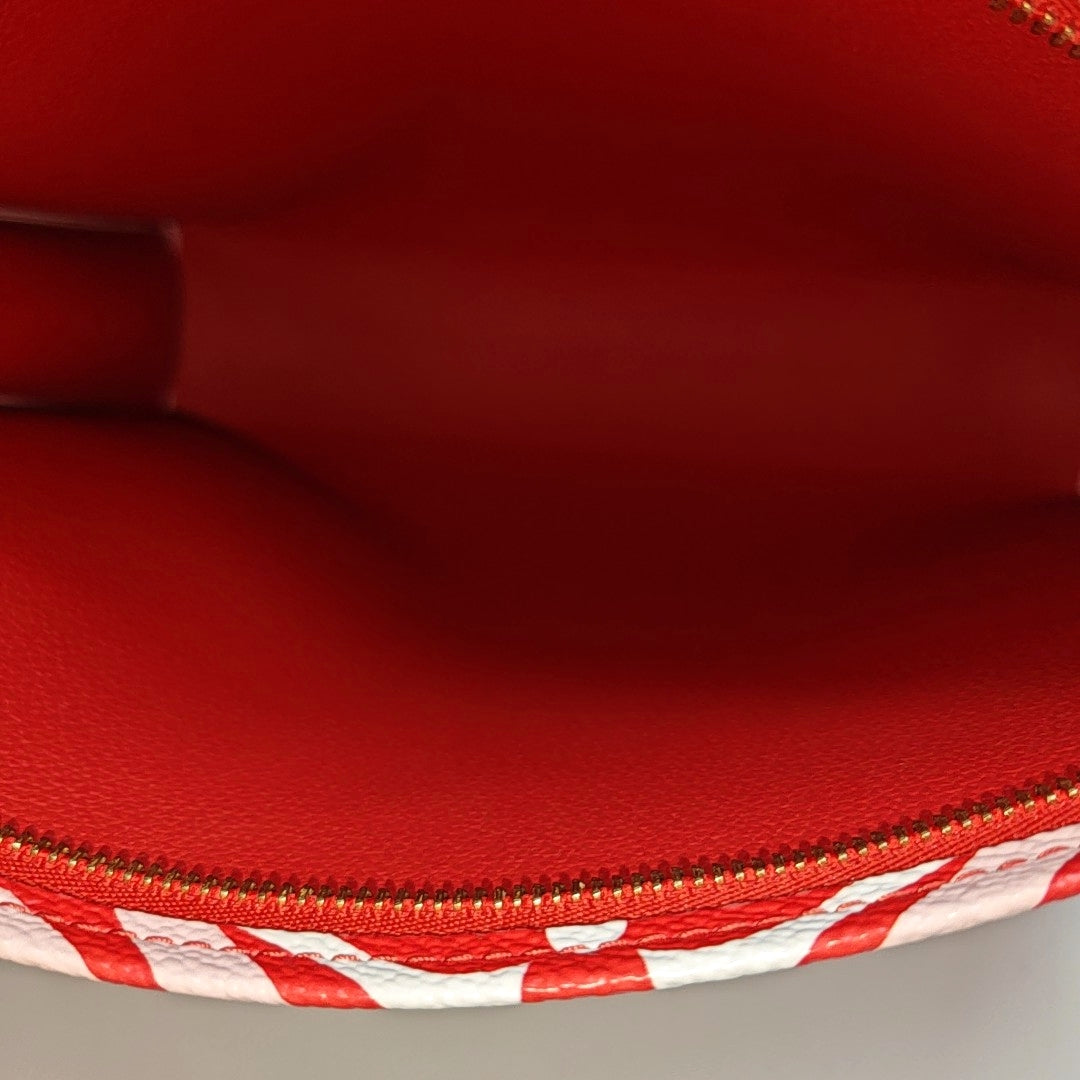 TOILET POCKET 26 Coated Canvas Red