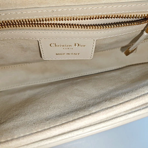 Bobby Medium Calfskin White