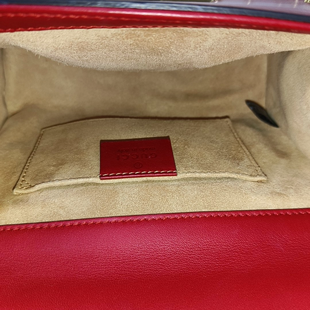 Authenticated pre-owned  Padlock Small Calfskin Red - Crossbody Bag at Looply
