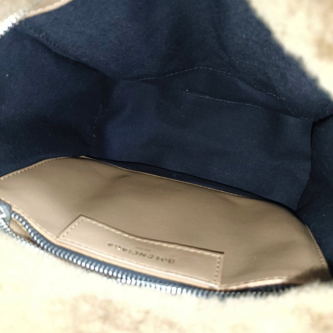 Authenticated pre-owned  Bazar Fur Brown - Tote Bag at Looply
