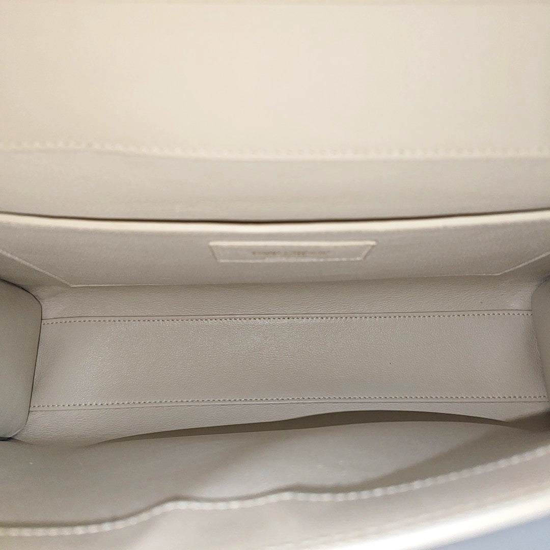 MANHATTAN Medium Calfskin White