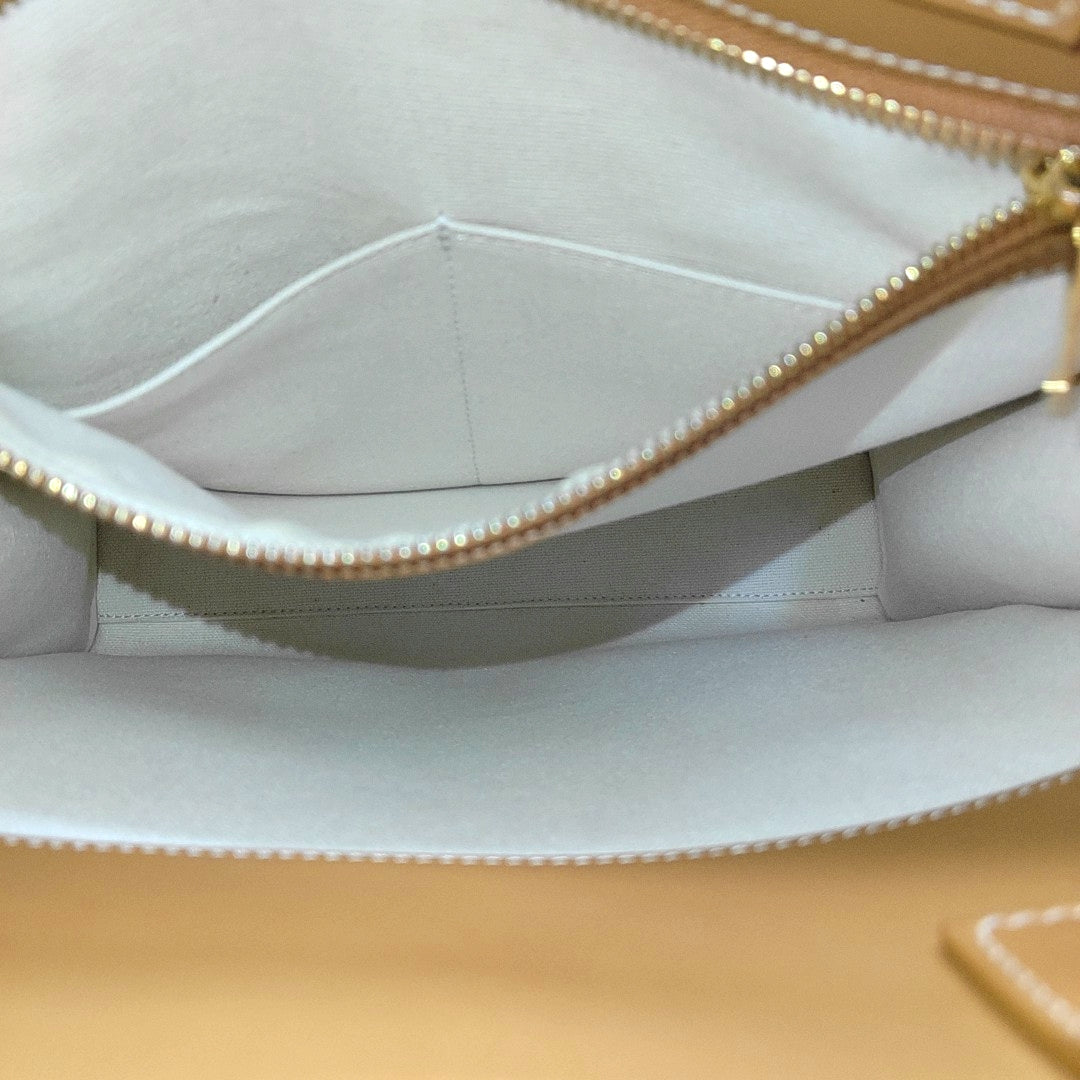 Authenticated pre-owned  CABAS CELINE Small Canvas White - Shoulder Bag at Looply