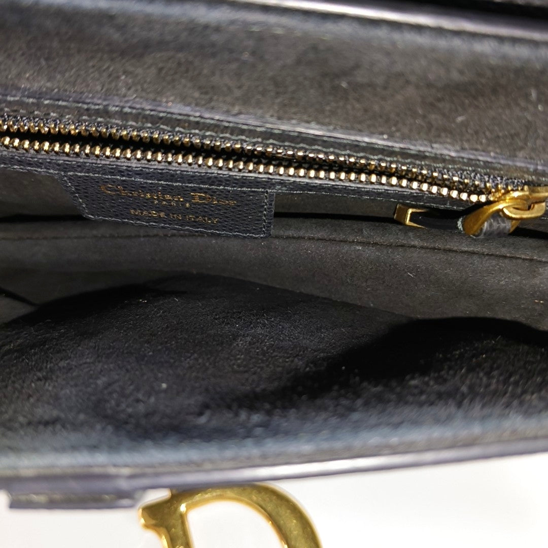 Saddle Medium Calfskin Black