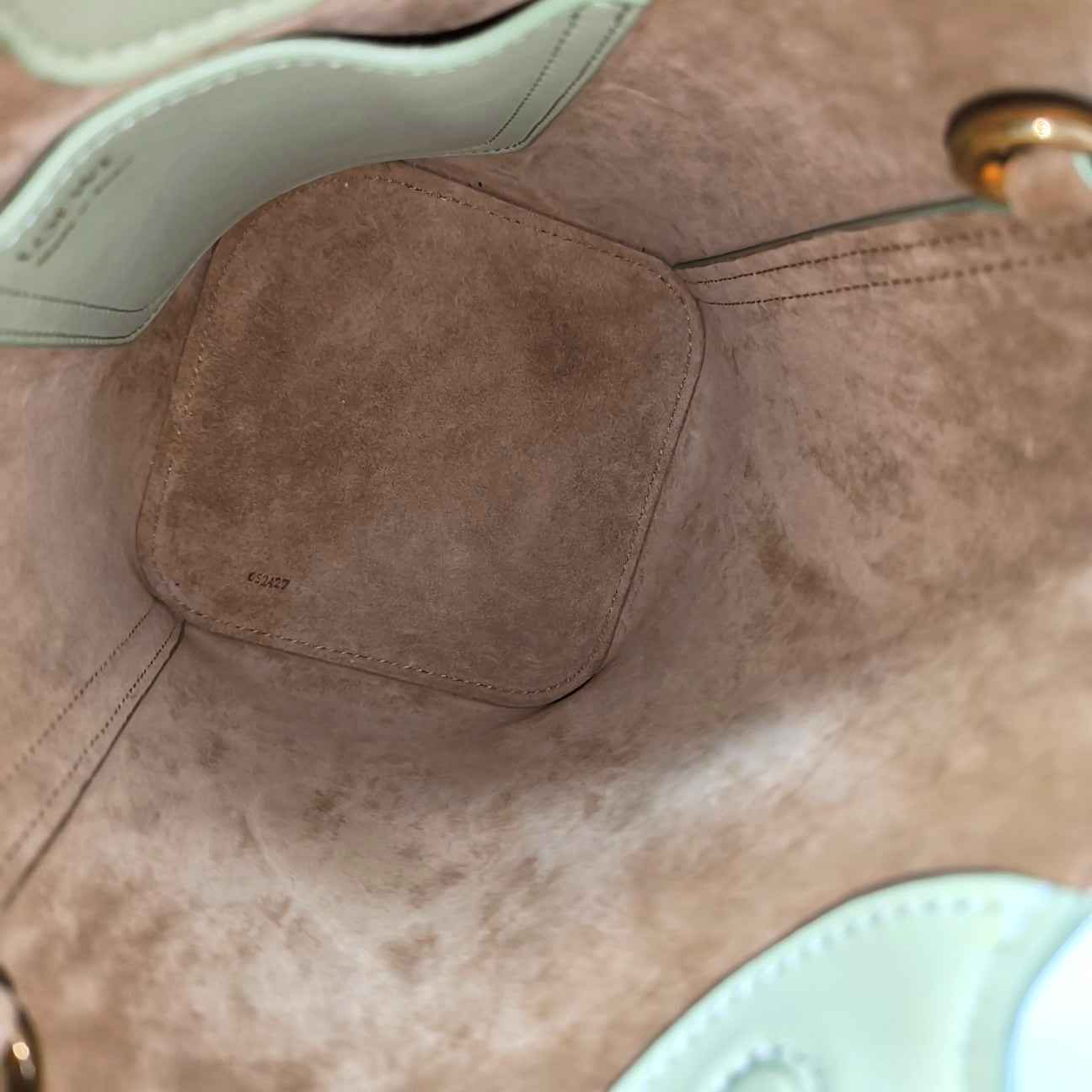 Pebble Bucket Calfskin Green