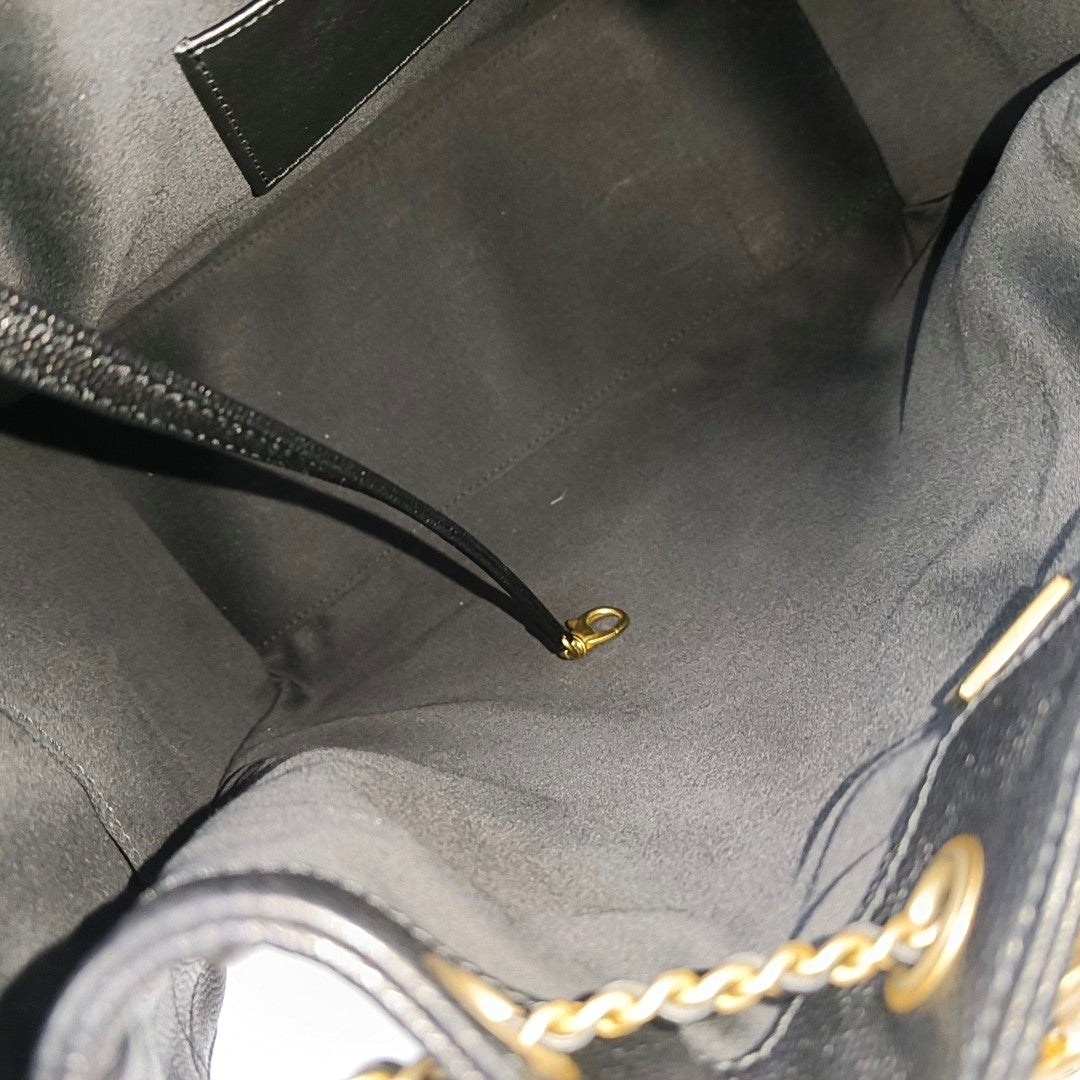CHANEL 25 Medium Quilted Grained Calfskin Black