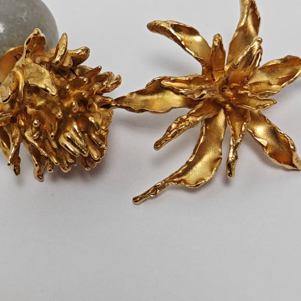 Metal Gold Stud Earrings