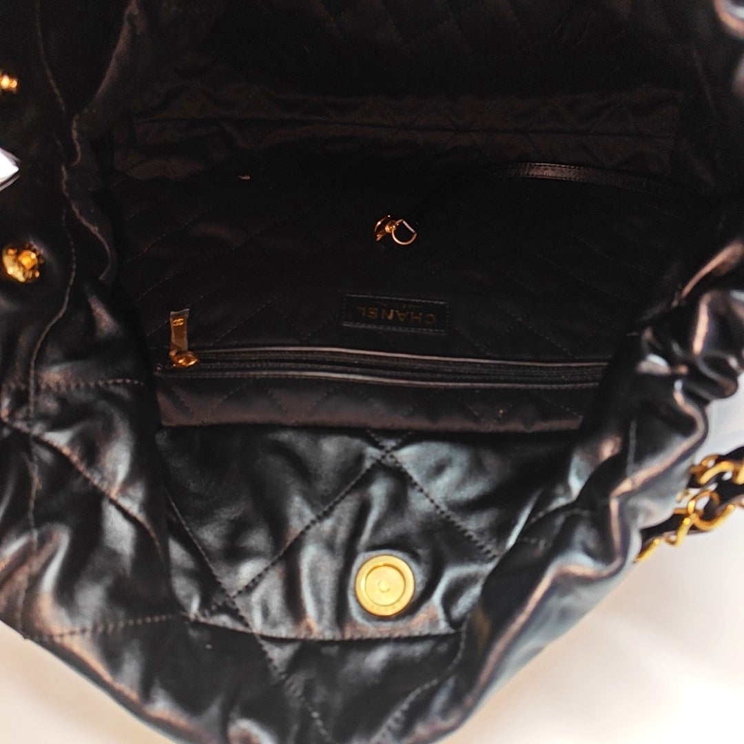 CHANEL 22 Small Quilted Calfskin Black