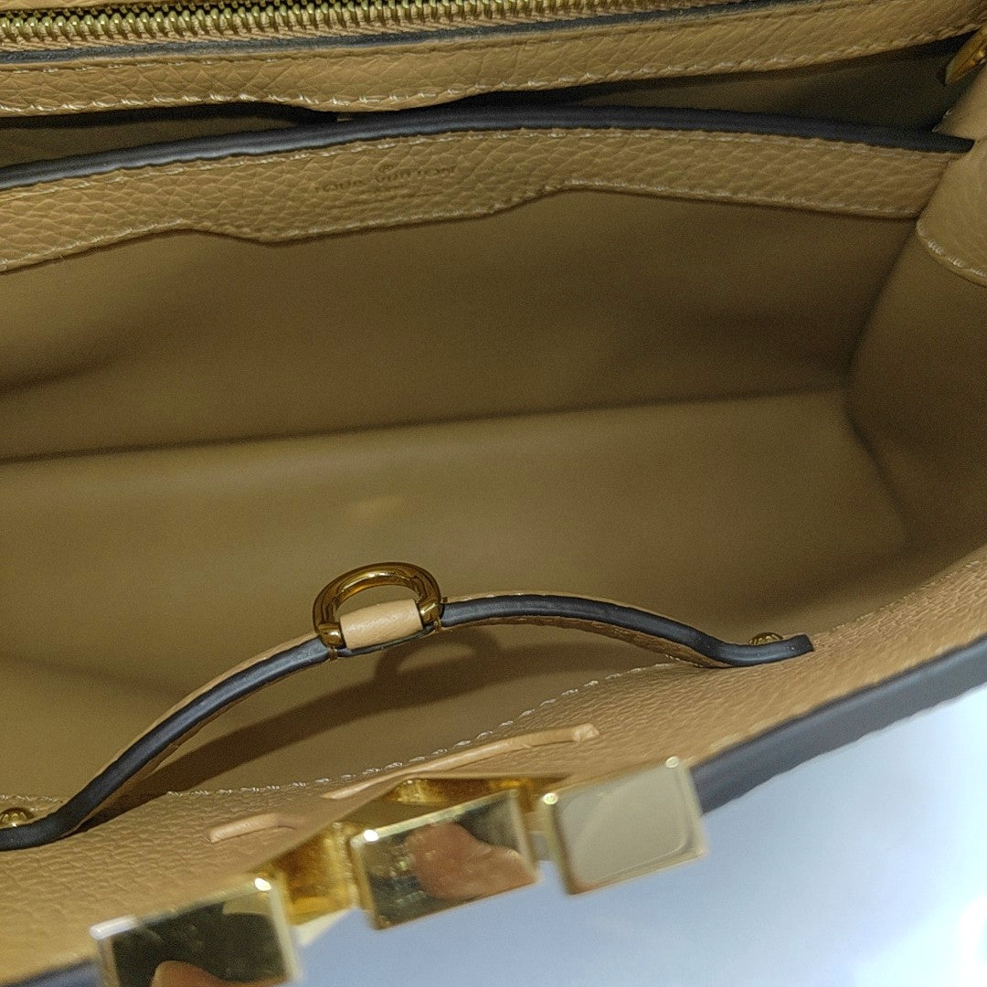 CAPUCINES MM Calfskin Beige