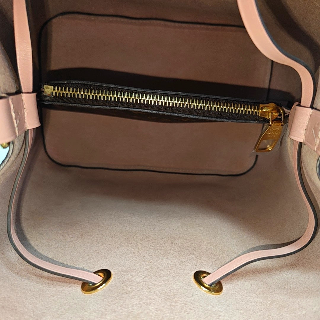 NÉONOÉ MM Monogram Coated Canvas Brown
