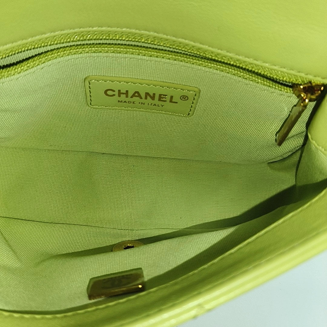 CLASSIC FLAP Mini Quilted Calfskin Green