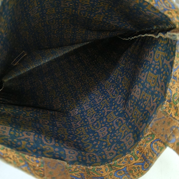 Canvas Brown