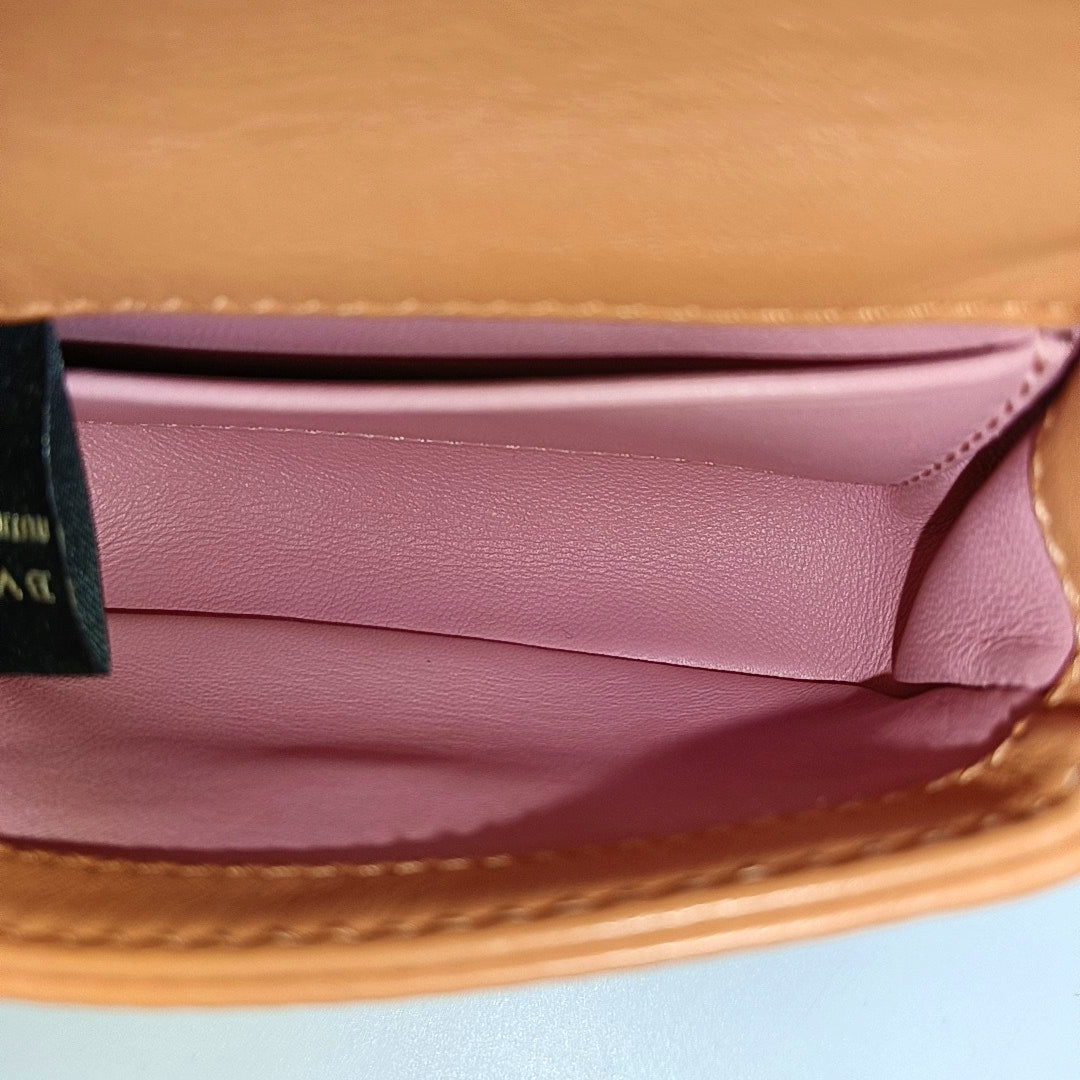 SERPENTI CABOCHON Quilted Calfskin Pink