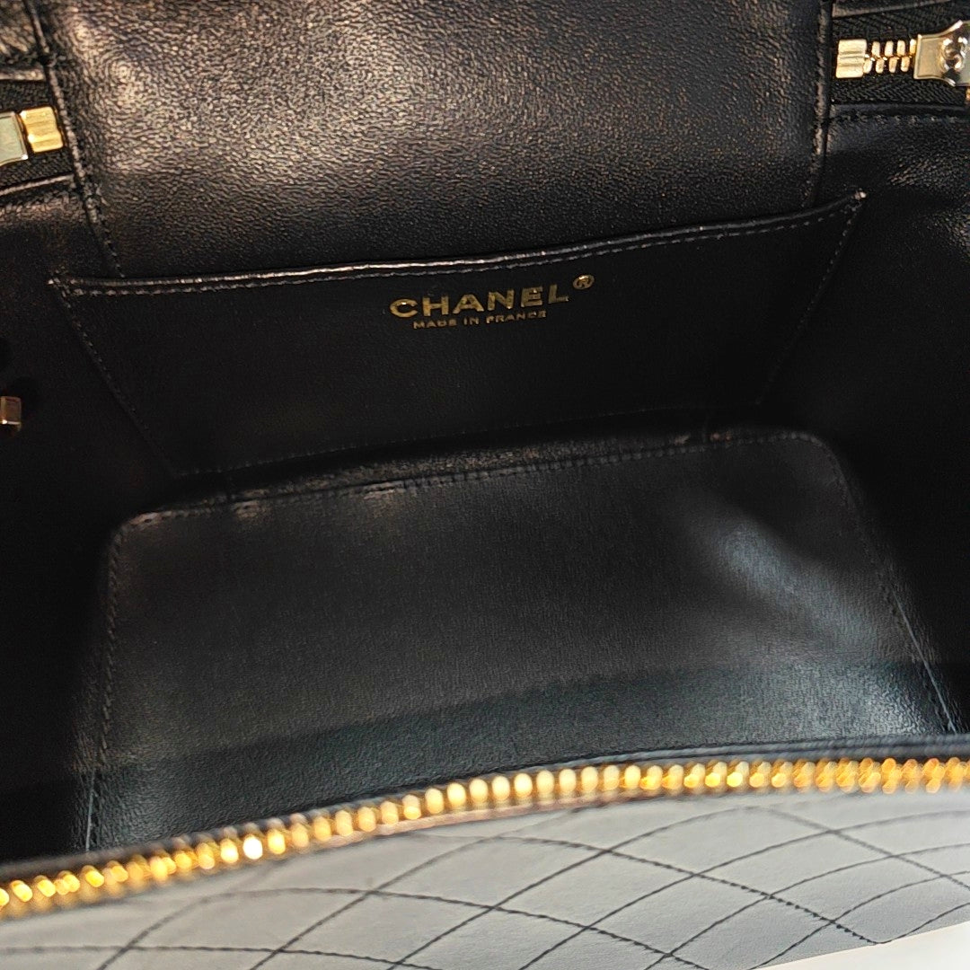 VINTAGE COSMETIC BAGS Quilted Lambskin Black
