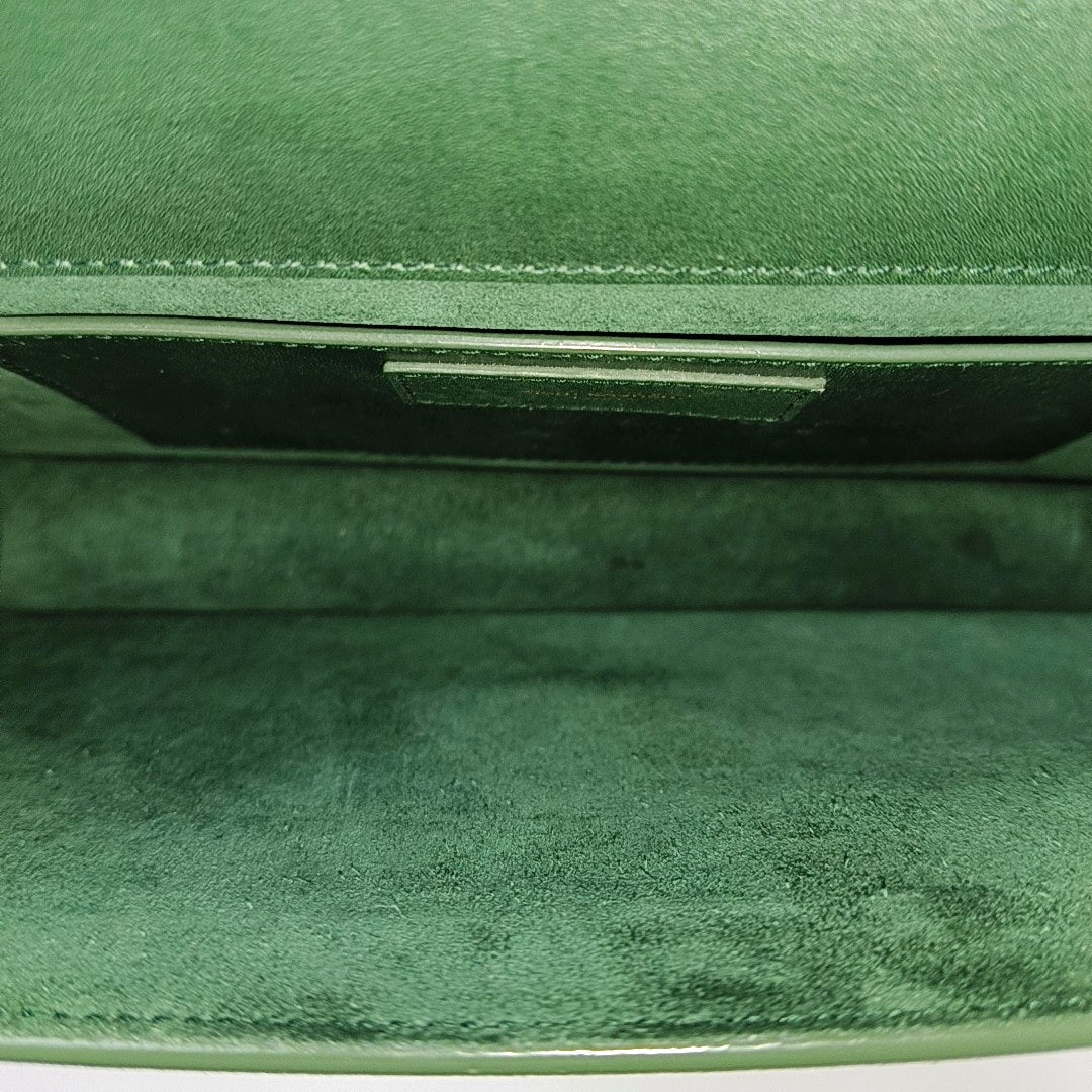 VINTAGE BETTY Suede Green
