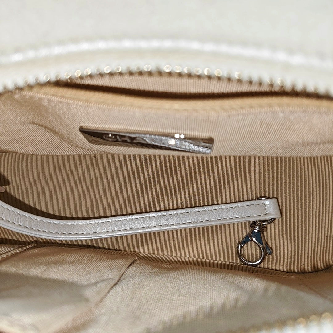 GABRIELLE Small Chevron Calfskin White