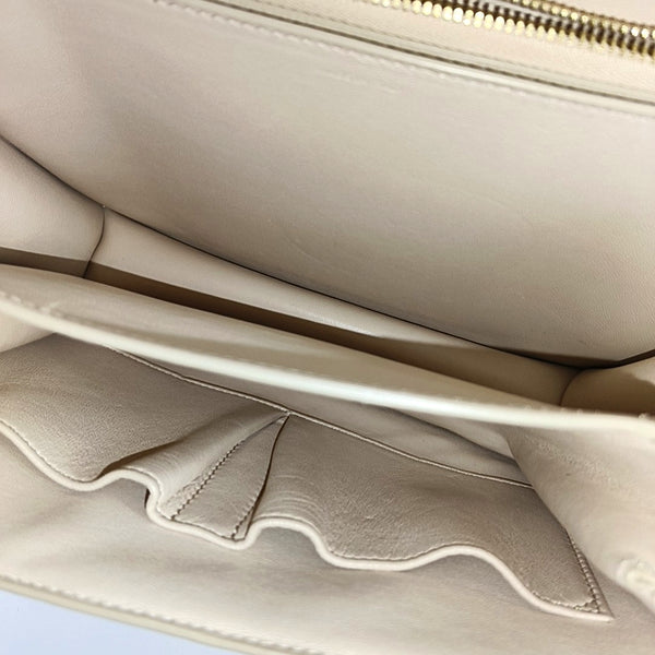 Authenticated pre-owned  CLASSIC BOX Medium Calfskin Beige - Shoulder Bag at Looply