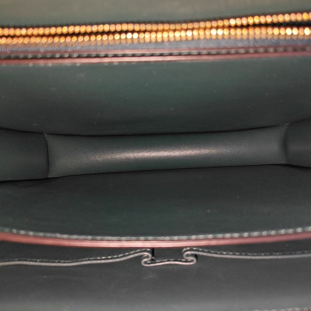 CLASSIC BOX Medium Calfskin Green