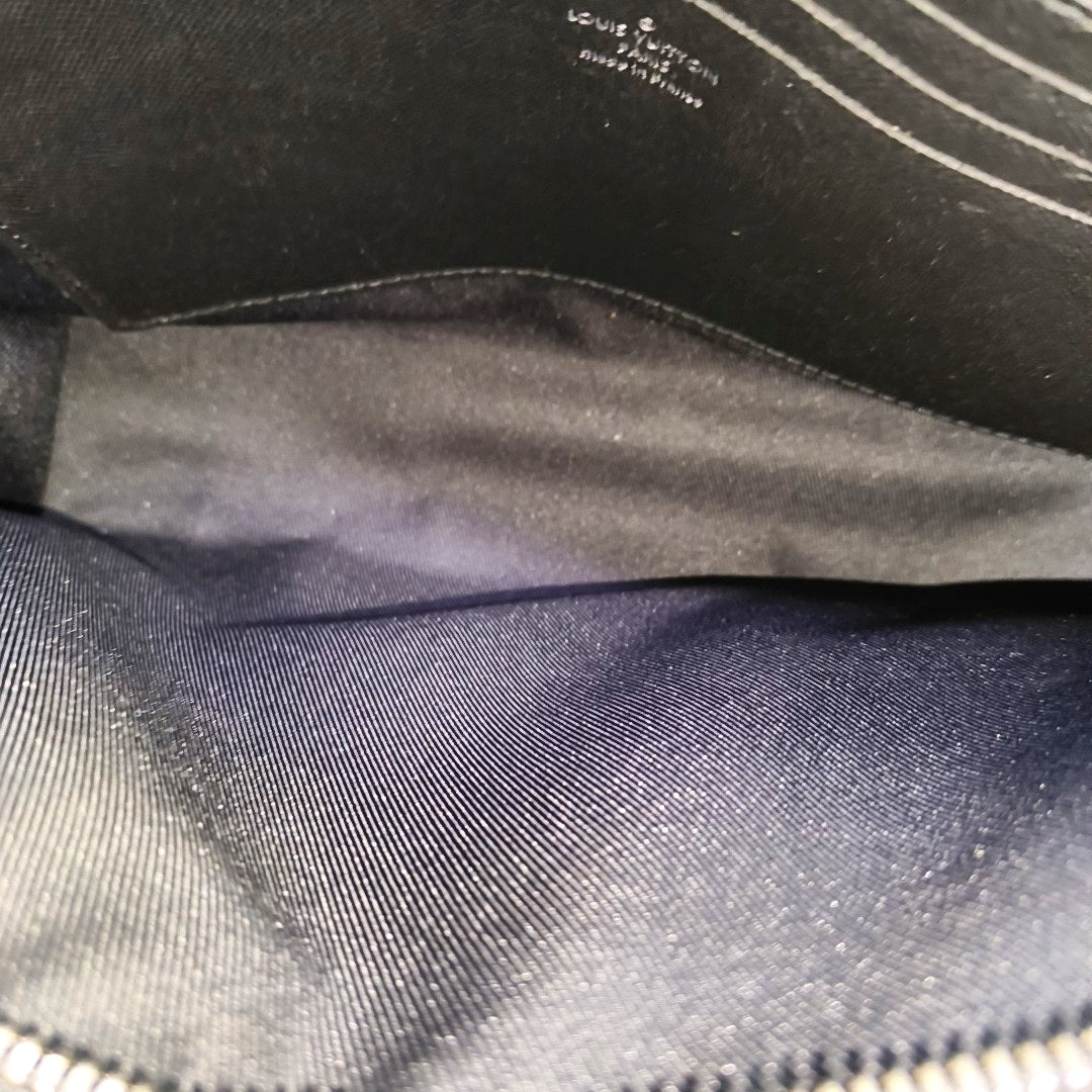 Pochette Voyag MM Damier Graphite Coated Canvas Gray