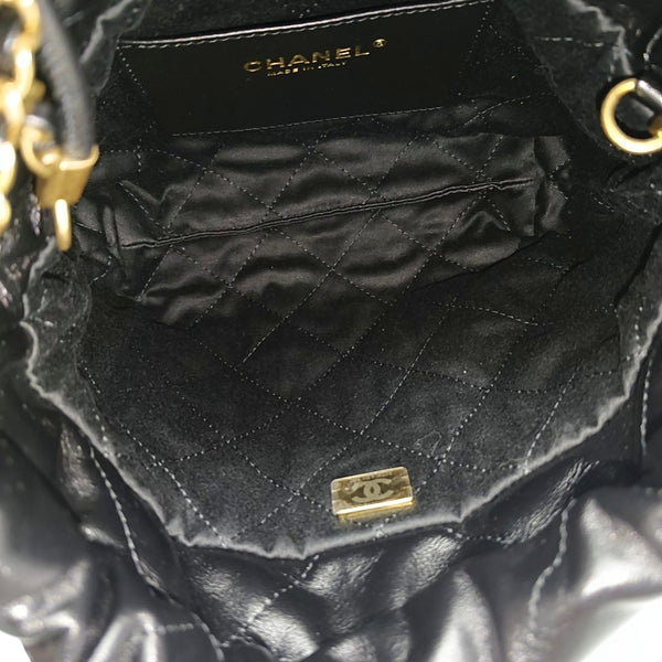 CHANEL 22 Mini Quilted Calfskin Black