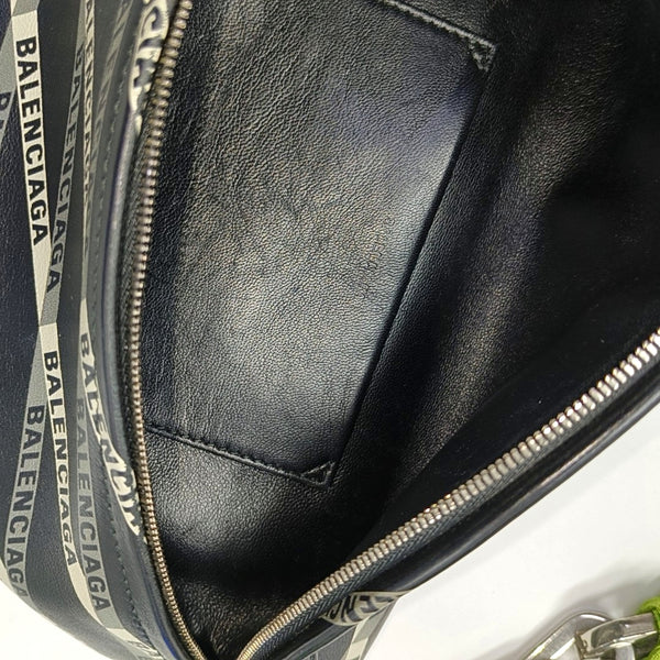 Souvenirs Calfskin Black