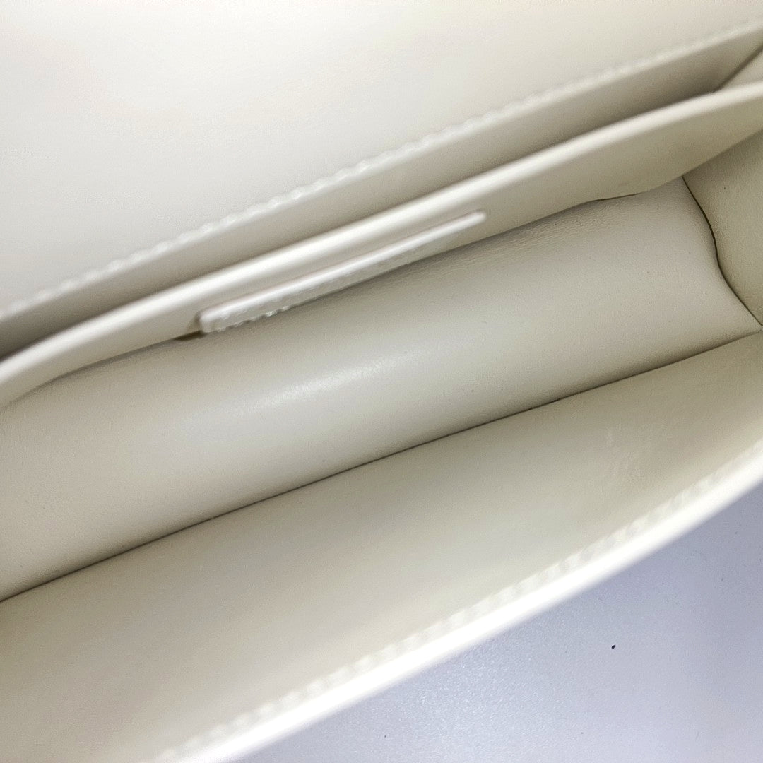 30 Montaigne East-West Calfskin White