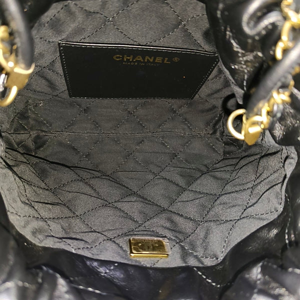 CHANEL 22 Mini Quilted Calfskin Black
