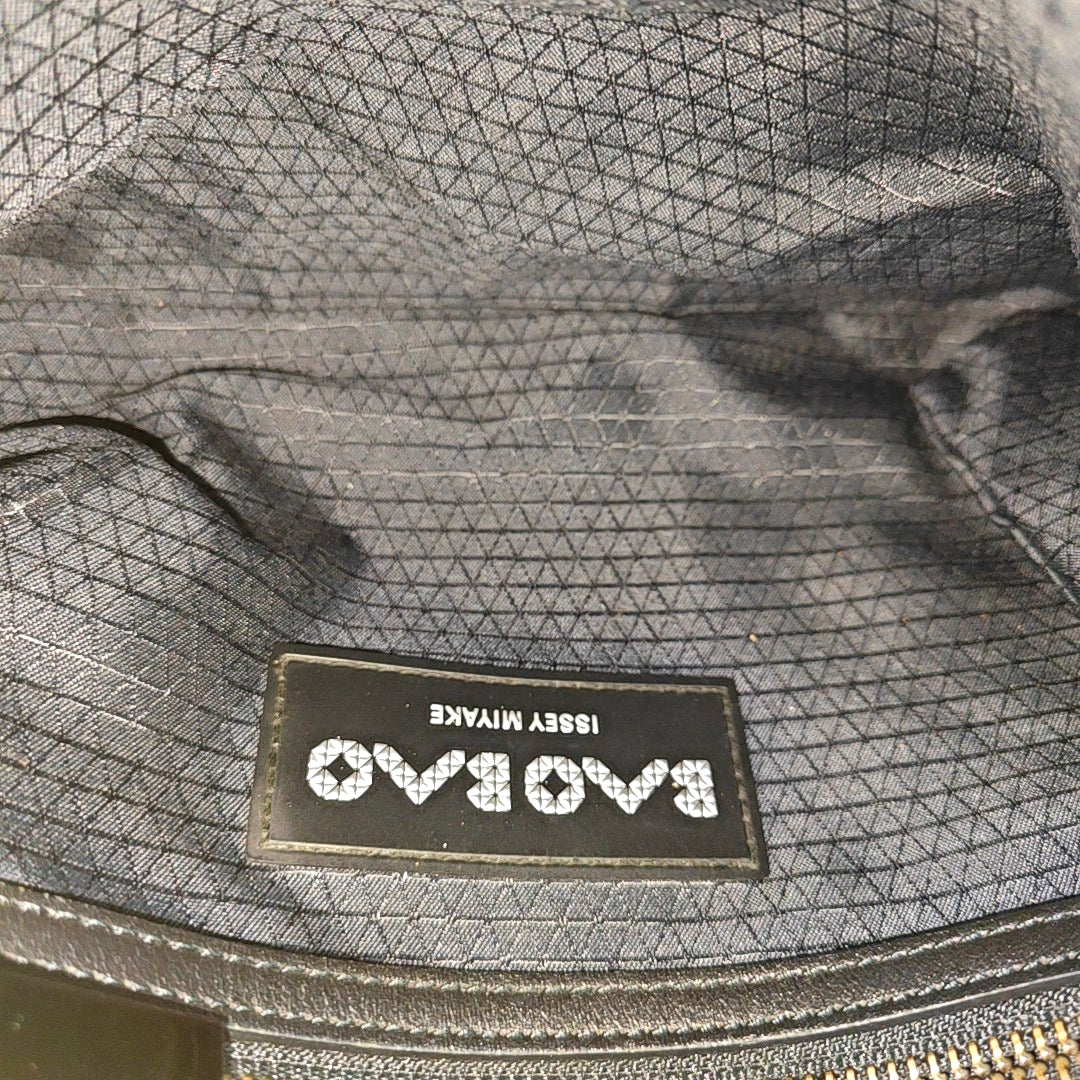 Special Material Shoulder Bag Black