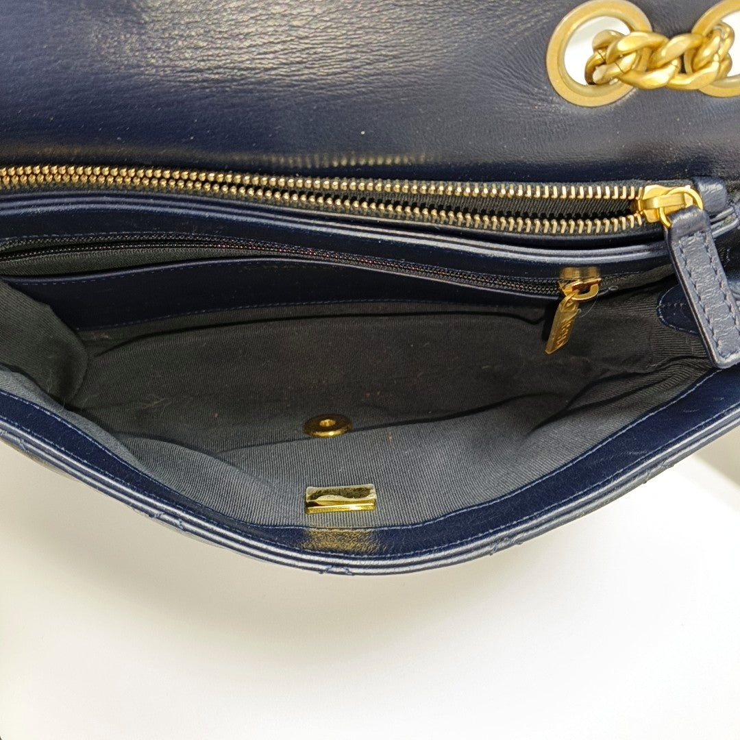 Authenticated pre-owned  CLASSIC FLAP Quilted Lambskin Blue - Crossbody Bag at Looply