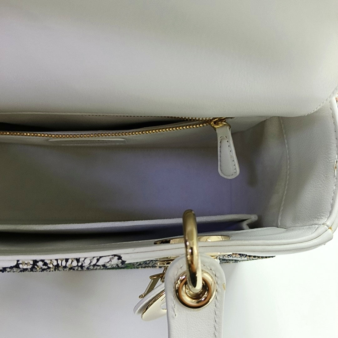 Authenticated pre-owned  Lady Dior Medium Calfskin White - Tote Bag at Looply