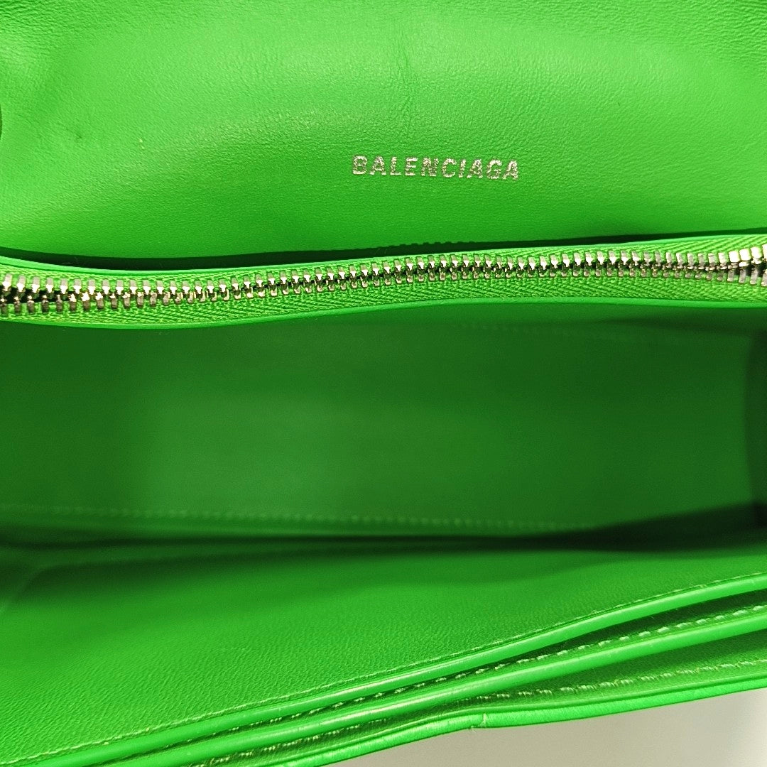 Authenticated pre-owned  Crush Small Quilted Calfskin Green - Shoulder Bag at Looply