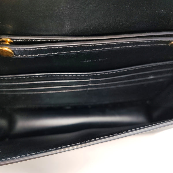 Authenticated pre-owned  TRIOMPHE Calfskin Black - Shoulder Bag at Looply