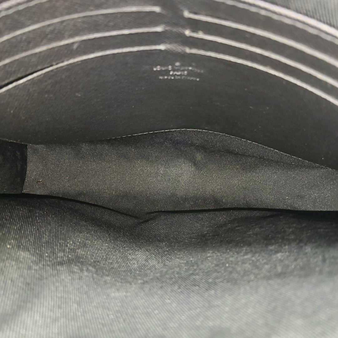 Pochette Voyag MM Damier Graphite Coated Canvas Gray