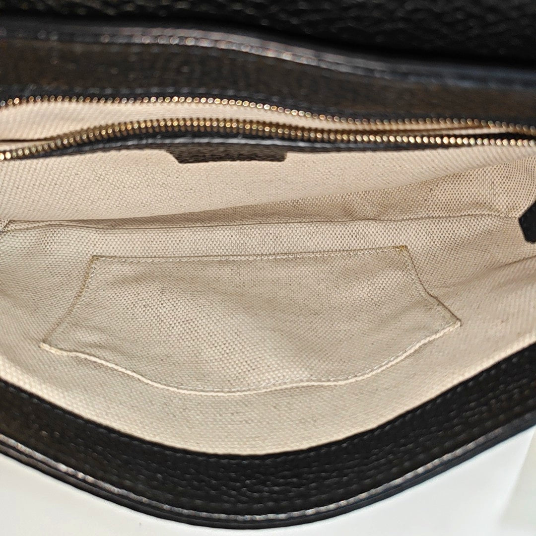Soho Medium Calfskin Black