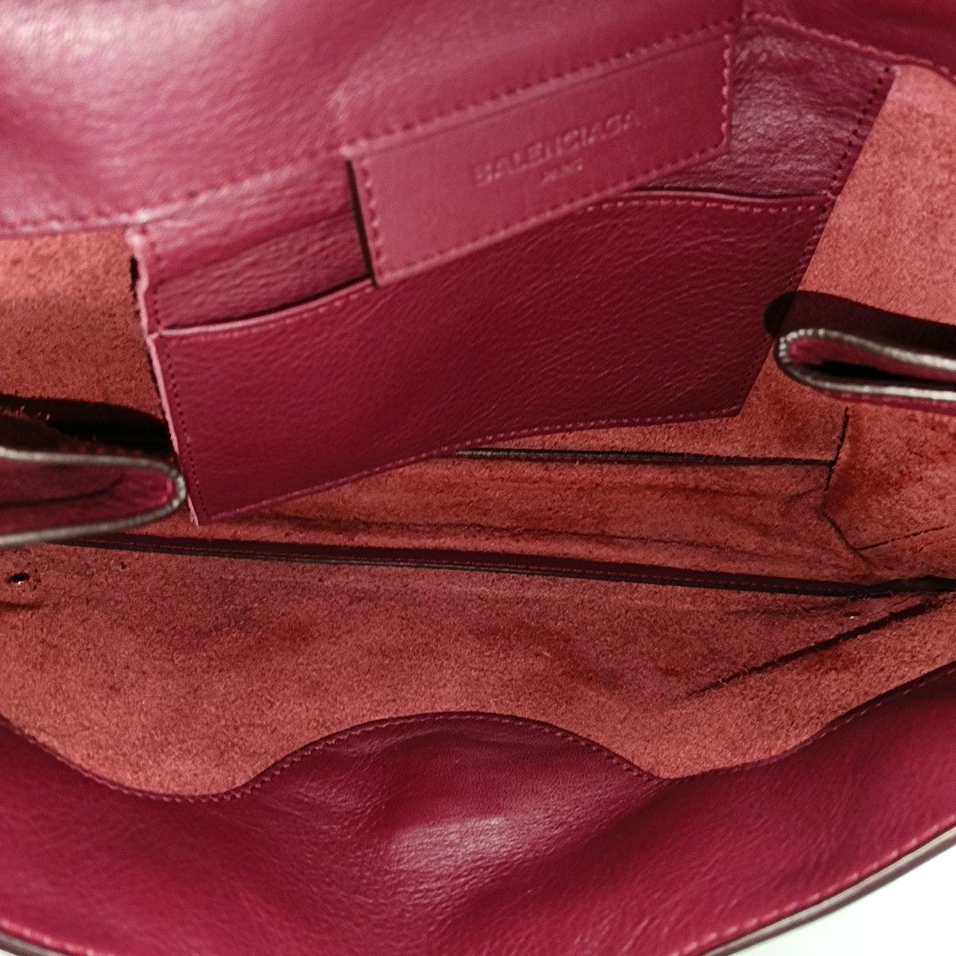 Authenticated pre-owned  Papier Calfskin Burgundy - Clutch at Looply