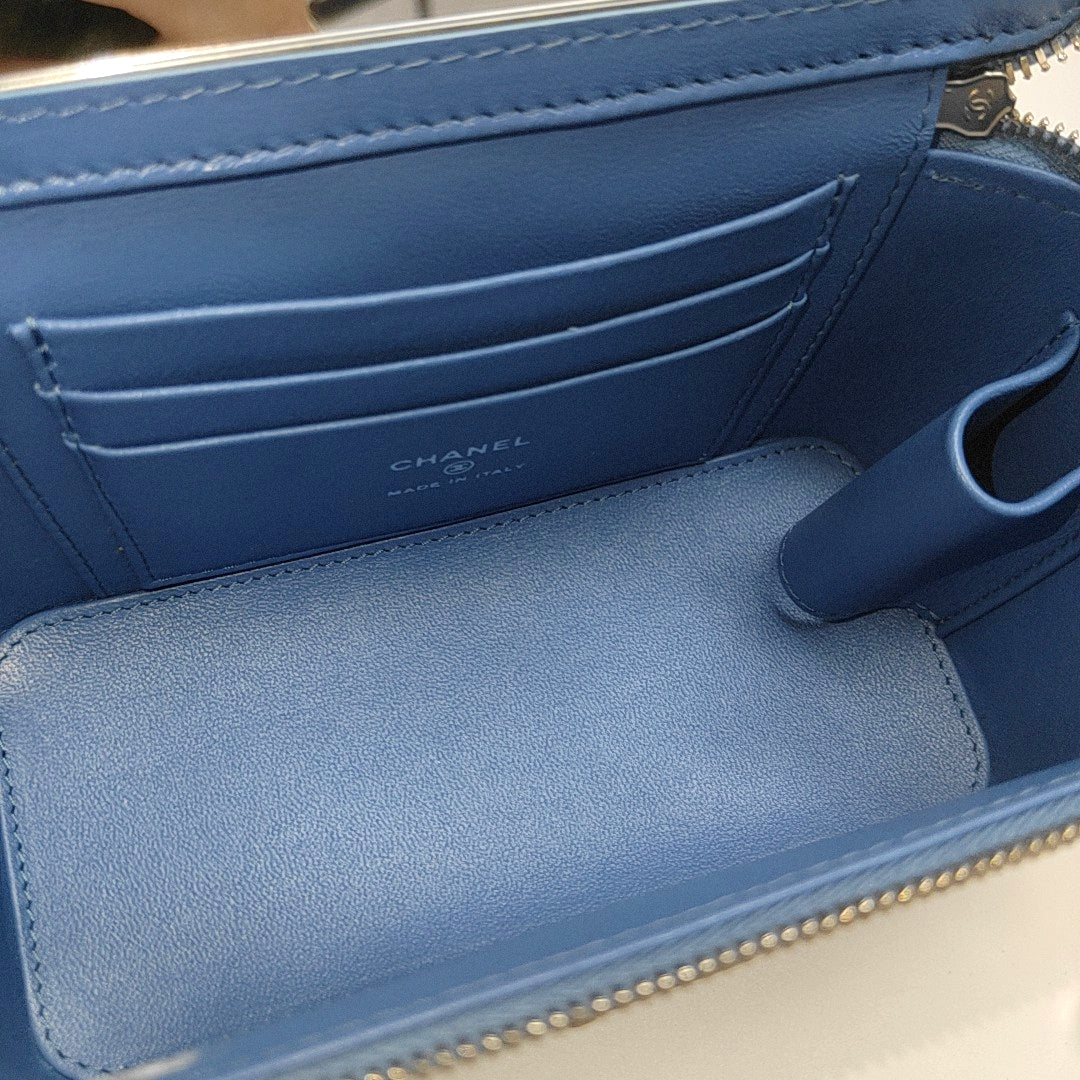 VANITY CASE Small Quilted Denim Blue