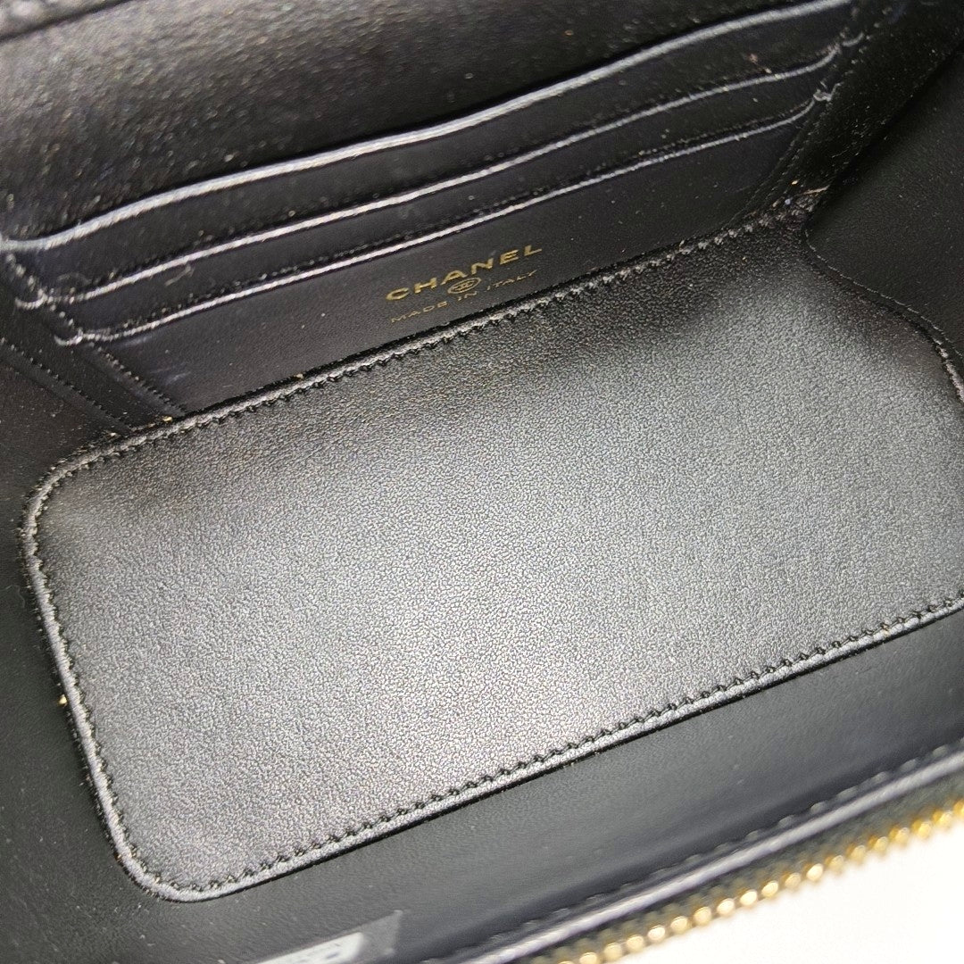 VANITY CASE Small Quilted Lambskin Black