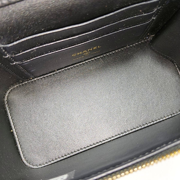 VANITY CASE Small Quilted Lambskin Black