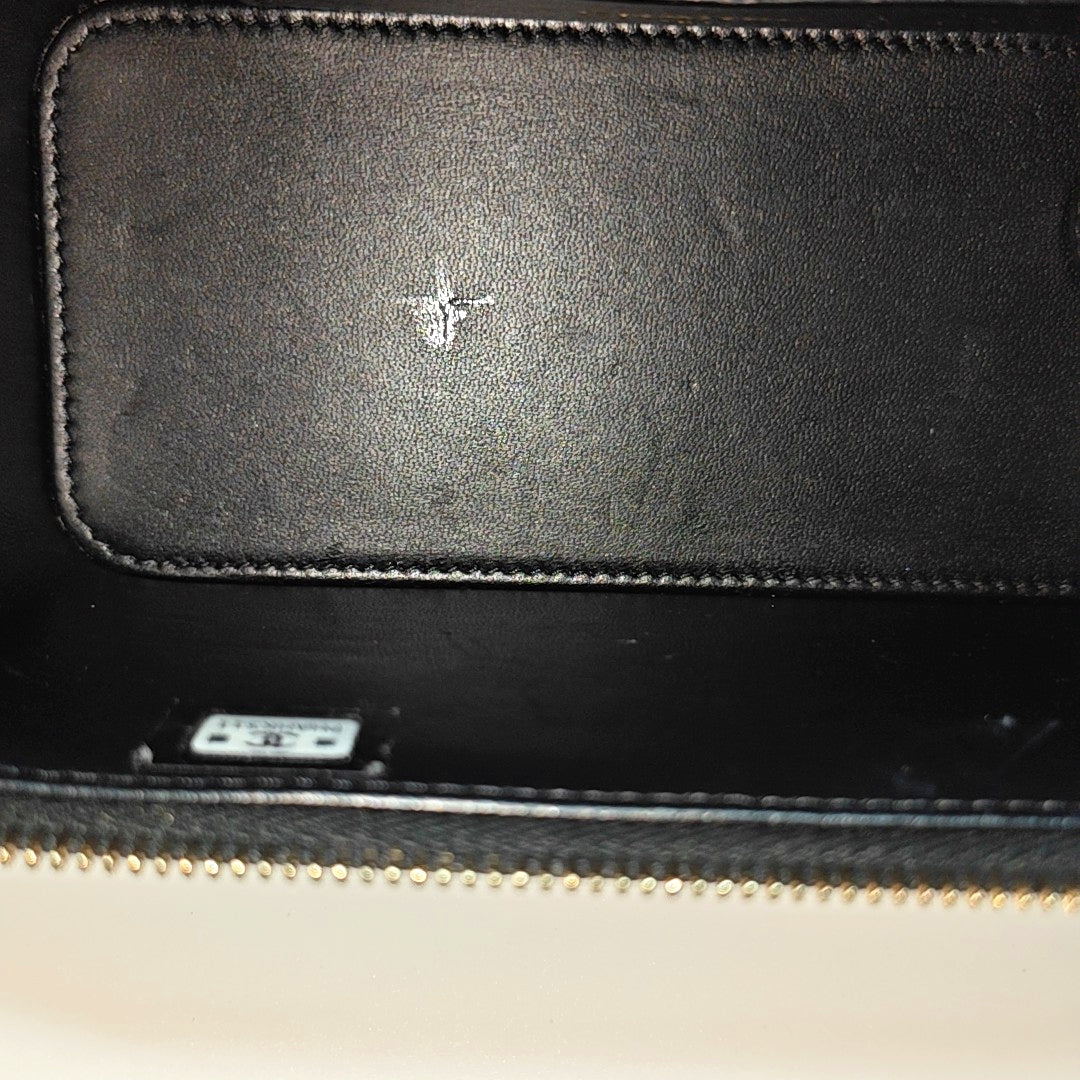 VANITY CASE Small Quilted Grained Calfskin Black