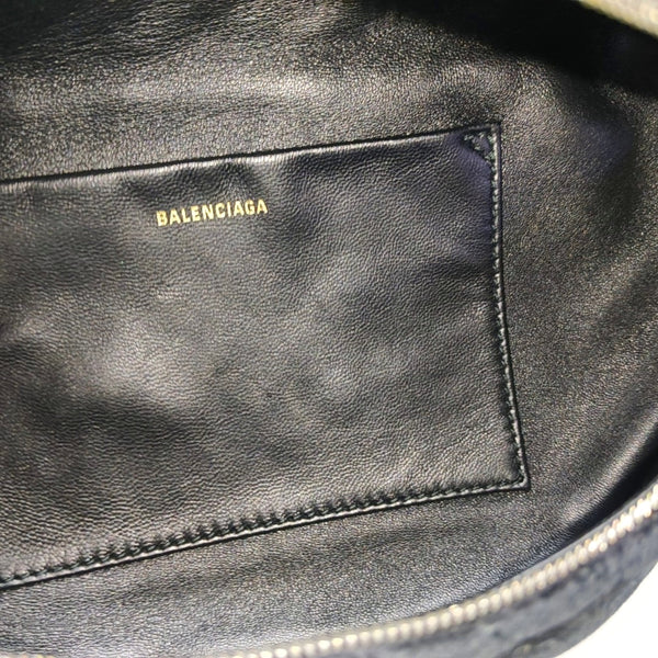 Souvenirs Velvet Black