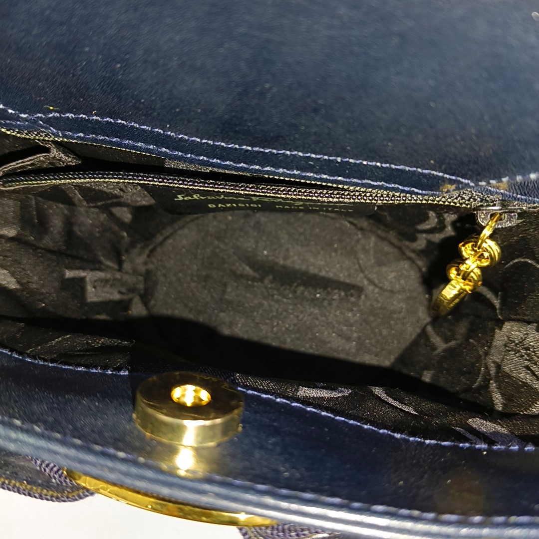 Vara Small Calfskin Black