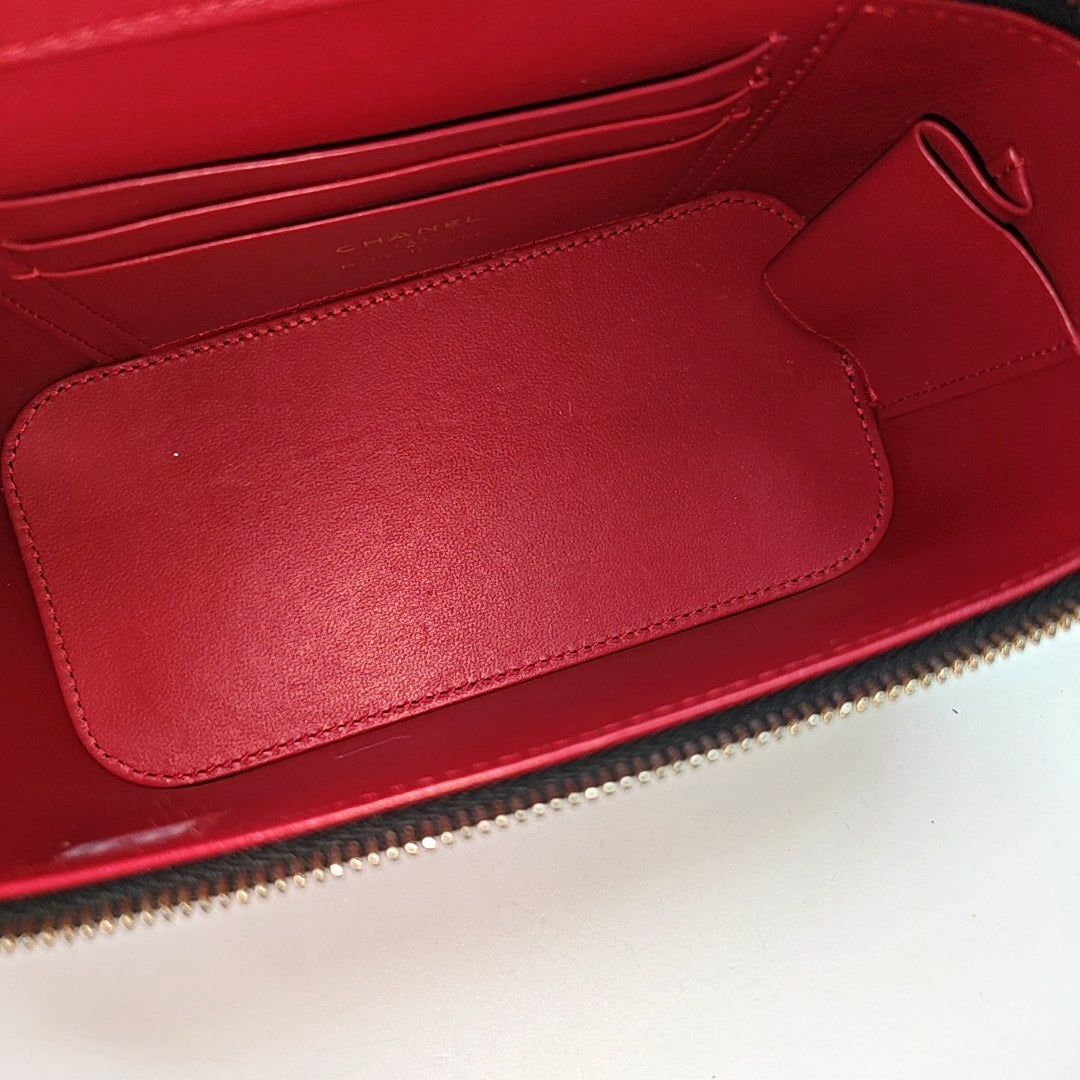 VANITY CASE Medium Quilted Lambskin Black