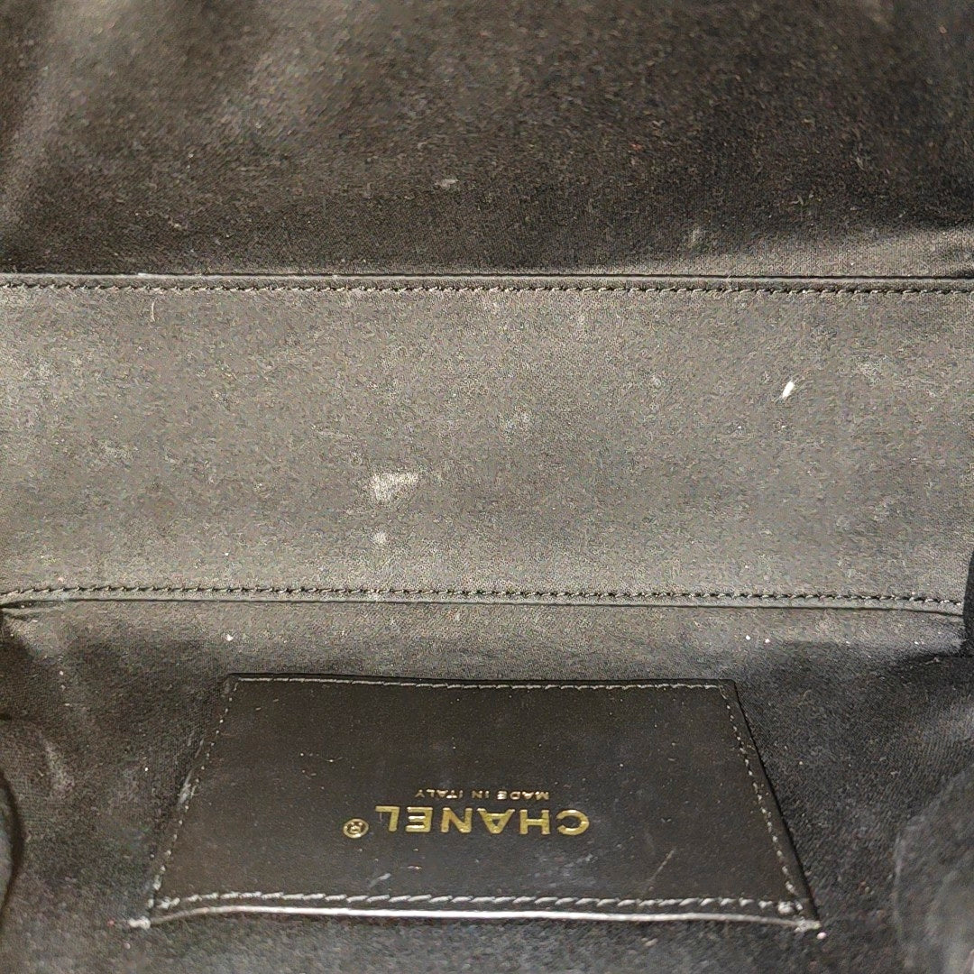CHANEL 25 Mini Quilted Grained Calfskin Black