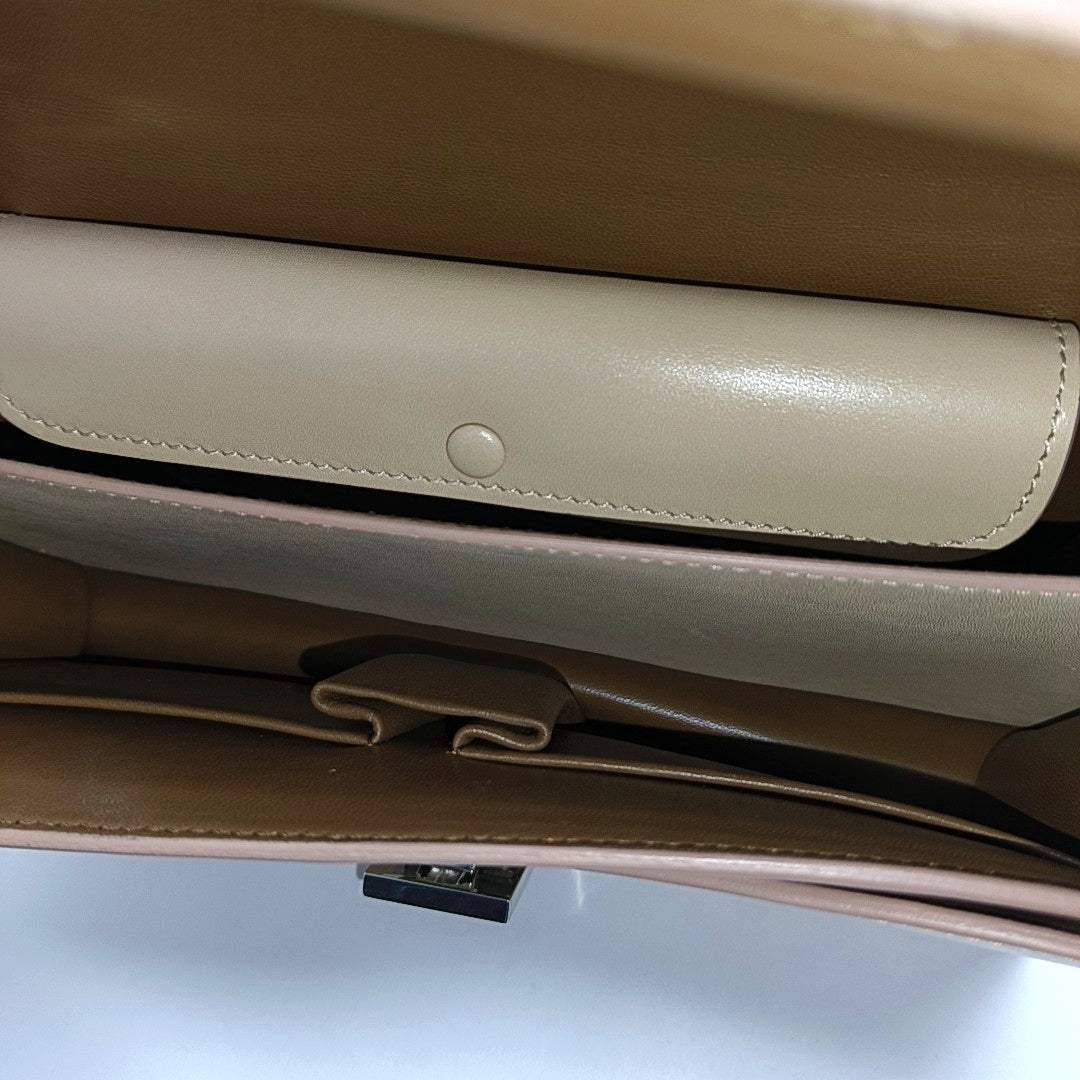 CASE Calfskin Beige